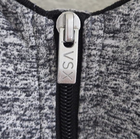 Victoria's Secret Gray Incredible Lightweight Max Zip Front Sports Bra 32D - Picture 4 of 13